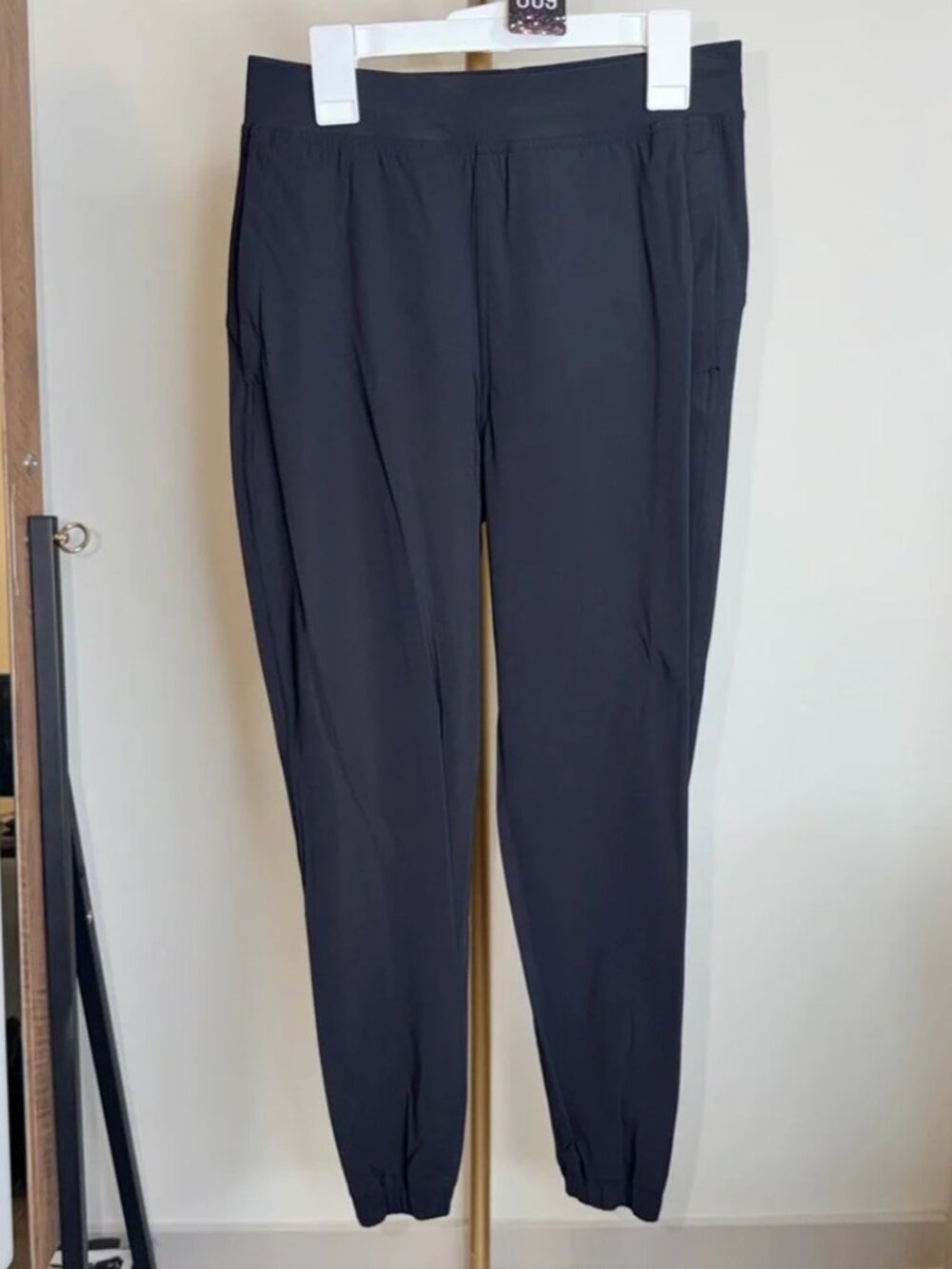 Lululemon Adapted State High-Rise Jogger - SZ 4 Short in Black